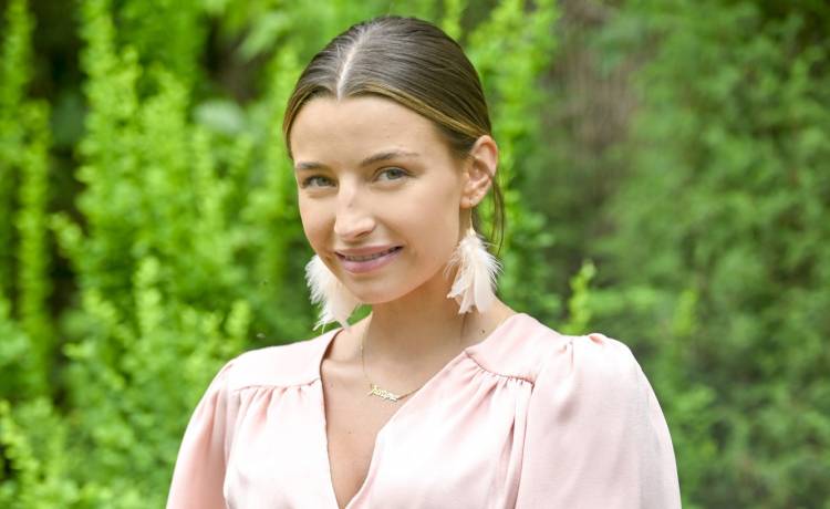 Wieniawa z ciążowym brzuszkiem. Szykuje się do zupełnie nowej roli! 