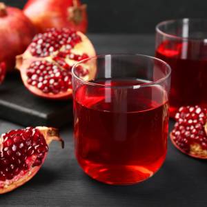 To sojusznik w walce z miażdżycą. Warto sięgać po ten pyszny sok 