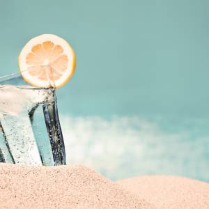 Najlepsze sposoby na uzupełnienie płynów w upał