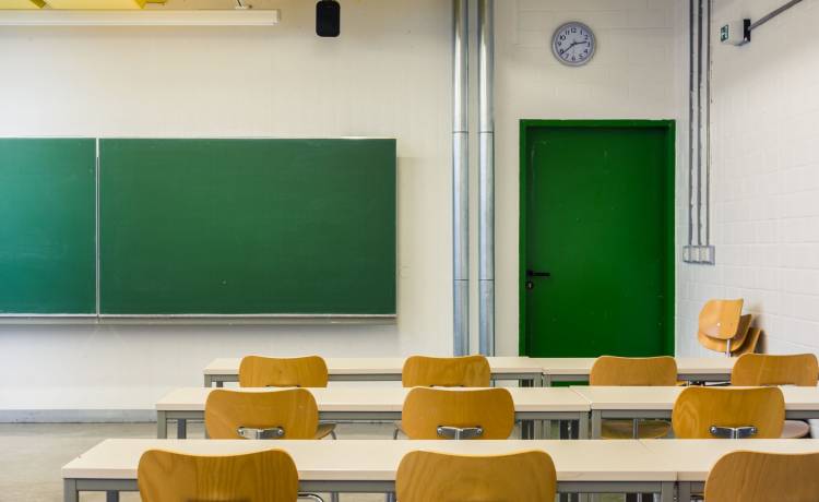 Koronawirus w Polsce. Rząd zamyka wszystkie szkoły, przedszkola i uczelnie wyższe                        