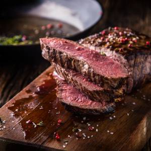 Z jakiej wysokości z kosmosu trzeba zrzucić stek, aby spadł na Ziemię już usmażony?