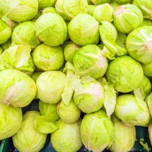 Walka o młodą kapustę w Lidlu! Przewrócone skrzynki, rozsypane warzywa