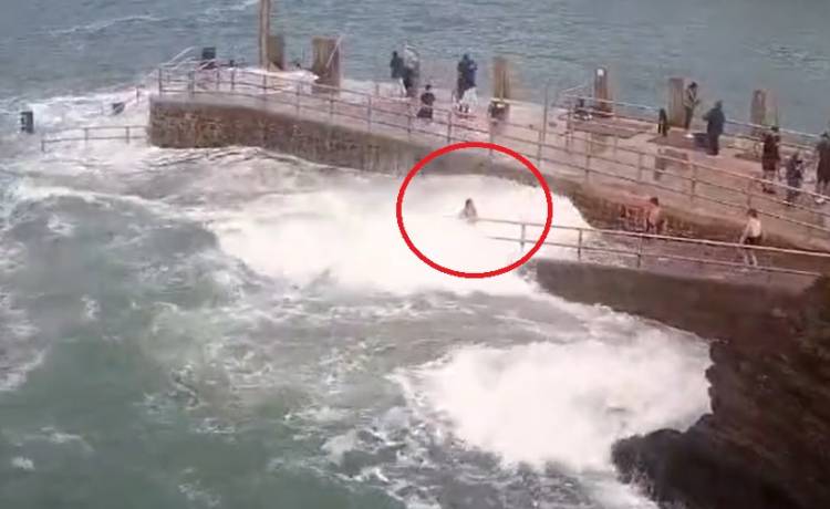 Chwile grozy na pomoście. Dziewczynka niemal utonęła. O krok od tragedii [WIDEO]