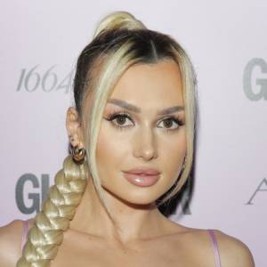 Wersow wyeksponowała głęboki dekolt. Fanom odjęło mowę: "Piękna" [FOTO]