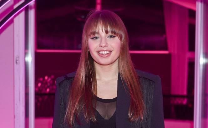 20-letnia córka Anny Przybylskiej zniewala przed obiektywem! Oliwia Bieniuk na zmysłowych ujęciach z wakacji [WIDEO]