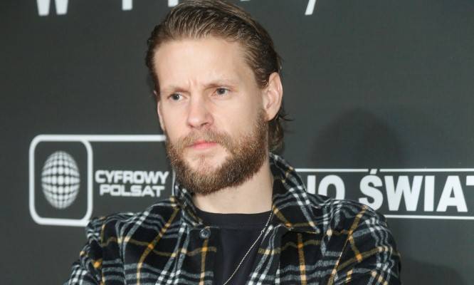 Sebastian Fabijański obraził internautkę: "Życzę Ci, żebyś trafiła na dobrego trenera". Raper teraz się tłumaczy…