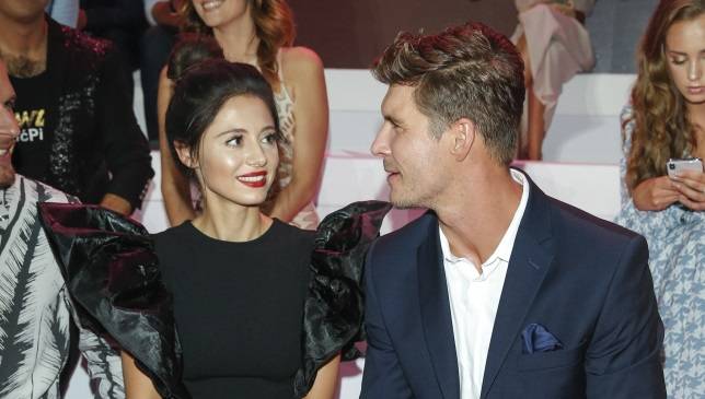 Mikołaj Roznerski pokazał, jak spędzał czas z Adrianą Kalską na planie serialu. "Oby więcej takich wspólnych zdjęć"