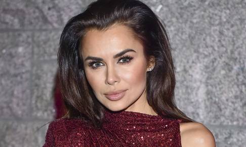 Natalia Siwiec wyeksponowała wdzięki w koronkowej bieliźnie. Zmysłowe kadry rzuciły fanów na kolana! [FOTO]