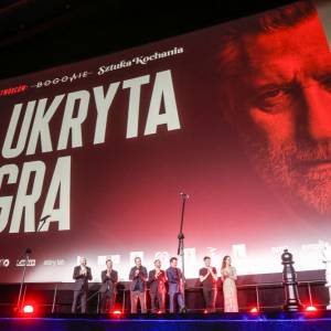  Agnieszka Woźniak-Starak na premierze "Ukrytej gry". To ostatnie dzieło Piotra Woźniaka-Staraka