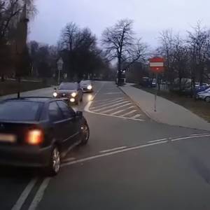 Pijacki rajd kierowcy po ulicach miasta. Został zatrzymany przez świadków [WIDEO]