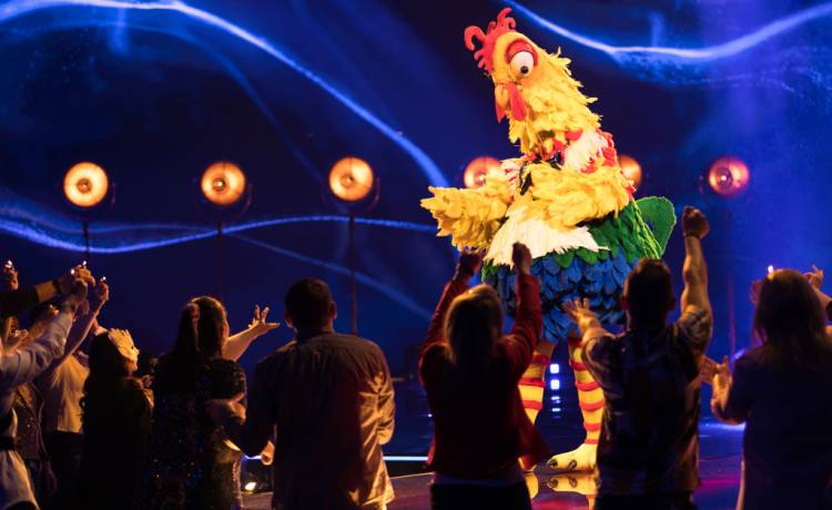 "Mask Singer". Kogut to twardy orzech do zgryzienia. Kto kryje się pod maską?