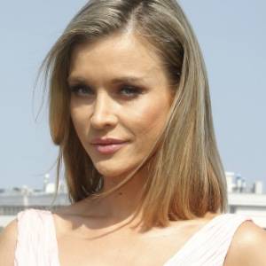 Zdenerwowana Joanna Krupa z córką na rękach apeluje: "Chcę zobaczyć, jak dorasta, dlatego ta wiadomość jest tak ważna"                                                                          