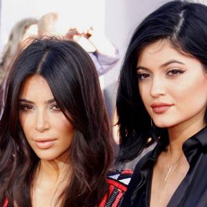 Kim Kardashian i Kylie Jenner pokazały za dużo? Siostry wiedzą, jak podkreślić kobiece wdzięki! [FOTO]