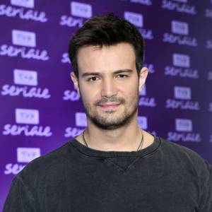 Mikołaj Krawczyk z łysą głową. Fani: "Patryk Vega ma sobowtóra"