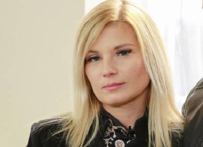 Już nie rolnik? Ilona z programu: "Rolnik szuka żony" spotyka się z przystojnym biznesmenem! [ZDJĘCIA]