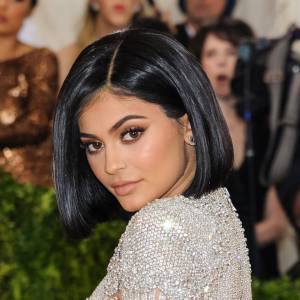 Kylie Jenner skończyła 24 lata! Tak świętowała swoje urodziny, pozując niemal nago [FOTO]