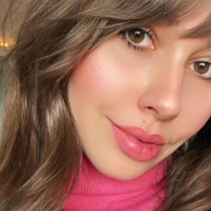 Marcelina Ziętek w stroju odsłaniającym brzuch. Internauci ruszyli z komentarzami! [ZDJĘCIA]