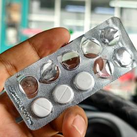 16-latka bez problemu kupiła to w aptece. Szef GIF grzmi: "To łamanie prawa"