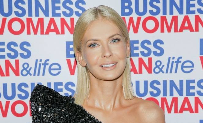 Edyta Pazura śmiało eksponuje wdzięki. Cekinowa mini robi wrażenie! 