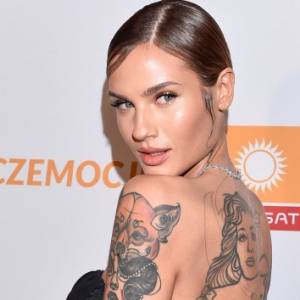 Karolina Gilon w odważnej stylizacji. Do sieci trafiło zdjęcie: "Grubo albo wcale"