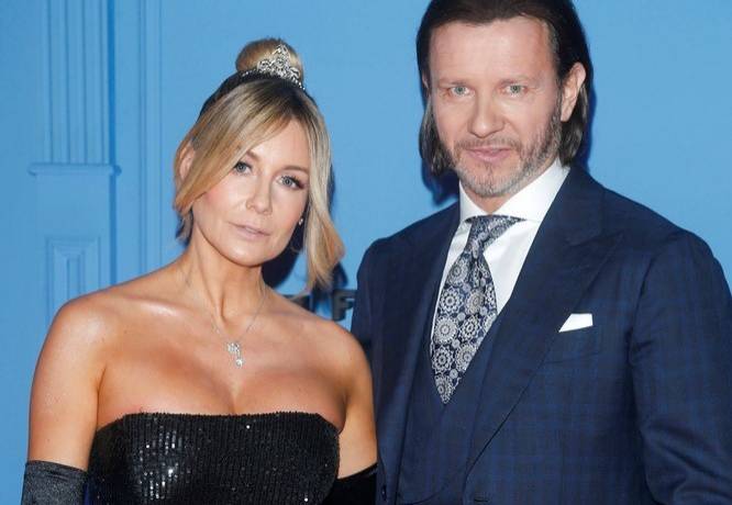 Małgorzata Rozenek-Majdan wraz z mężem urządzili przyjęcie z okazji Halloween! Stroje zaproszonych gwiazd robią wrażenie!                                   