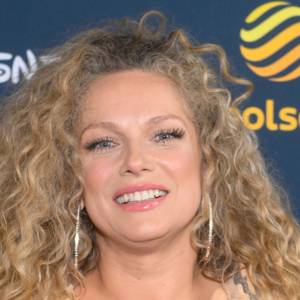 Joanna Liszowska już tak nie wygląda. Zrezygnowała z blondu i jest nie do poznania