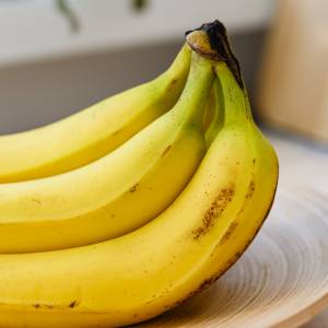 Nie wyrzucaj skórek z bananów! Odkryj ich zaskakujące zastosowanie 