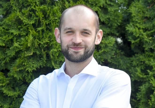 "Rolnik szuka żony". Stanisław w programie oprowadza po ogromnym „pałacu”. Teraz prawda jest zupełnie inna! 