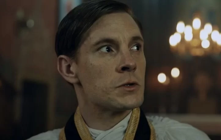 Sebastian Fabijański zagrał księdza w filmie. Będzie kinowy hit?