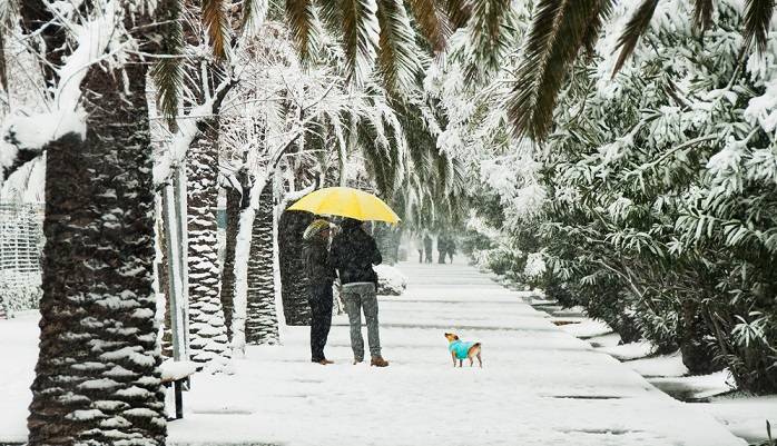 Plus 15 stopni na Islandii, a na południu Grecji śnieg! [ZDJECIA]