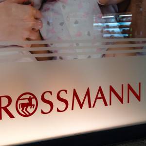 -60% w Rossmannie. Ogromna promocja w drogeriach. Od kiedy przeceny?