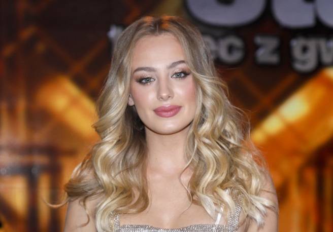 Wiktoria Gąsiewska zdecydowała się na odważne zmiany w wyglądzie. Zmysłowa sesja zdjeciowa robi wrażenie! 