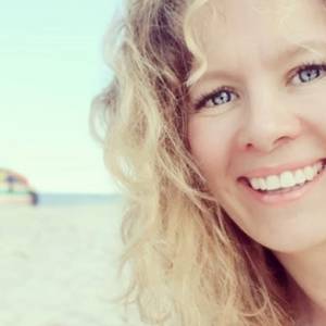 Anna Powierza topless. Już nie przypomina Czesi z "Klanu"!