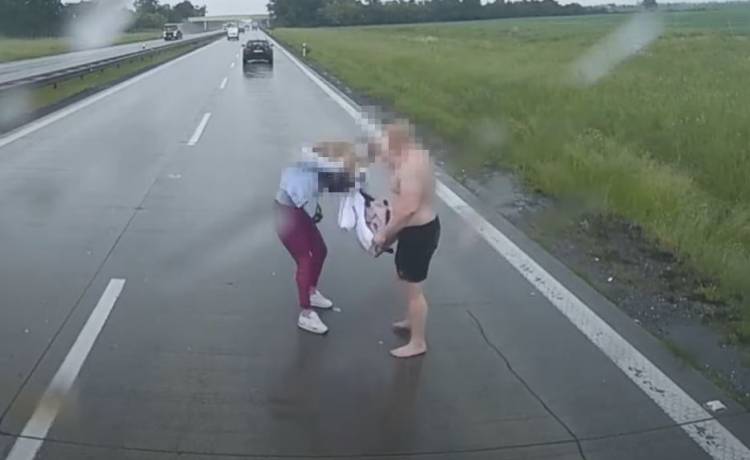 Na autostradzie A4 doszło do niebezpiecznej szarpaniny. O włos od tragedii [WIDEO]