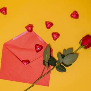Pomysły na prezent na Walentynki, które zaskoczą Twoją drugą połówkę!