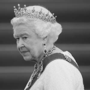 Elżbieta II nie żyje. Tak wyglądała na ostatnich zdjęciach, które jej zrobiono [FOTO]