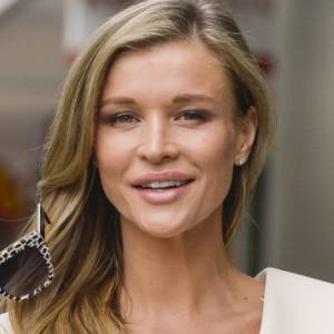 Joanna Krupa rozgrzewa sieć w biustonoszu. Fani: "Rakieta" [FOTO]