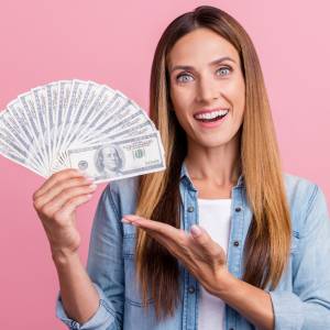 Uśmiech losu. Te 4 znaki zodiaku mogą wkrótce liczyć na szczęście w finansach!