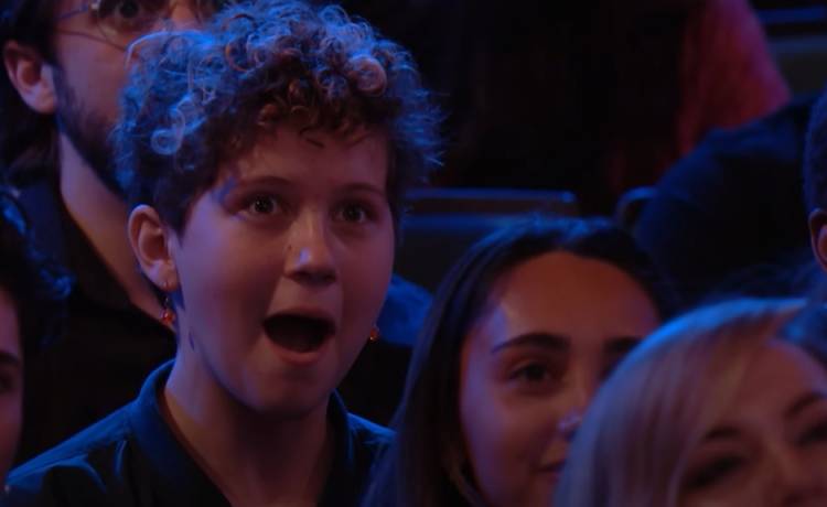 Wielki przebój muzyki pop w zdumiewającej aranżacji. Ten cover zaskoczył nawed Simona Cowella! [WIDEO]