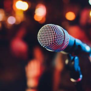 Poszedł na karaoke, zaśpiewał i zszokował publiczność! "Jak oryginał". To nagranie to hit [WIDEO]