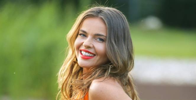 Edyta Herbuś kusi wdziękami przy fortepianie. Fanom odjęło mowę: "Boska" [FOTO]