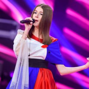 Roxie "Live It Up". Roksana Węgiel ma niespodziankę dla fanów!