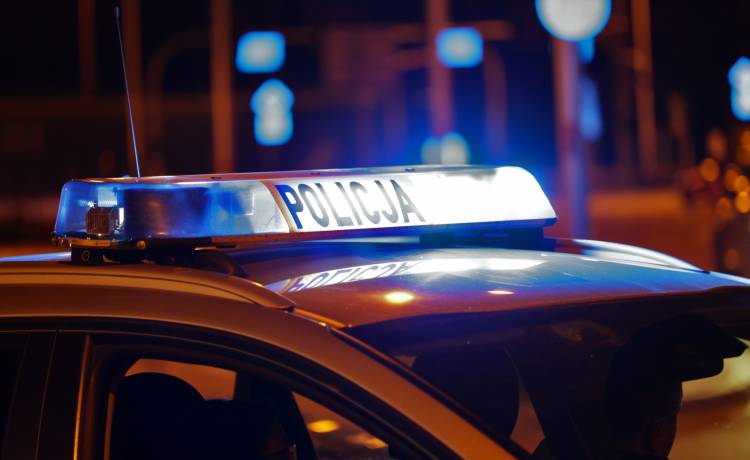 Ścigali pijanego kierowcę po ulicach miasta. Ten pojechał na... policję