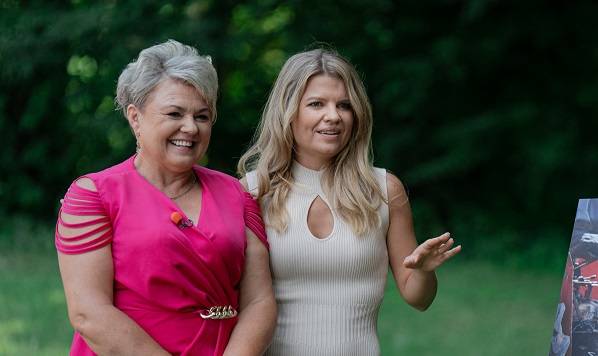 Marta Manowska i Agata z „Rolnik szuka żony 11”. Fot. Piotr Matey/Fremantle