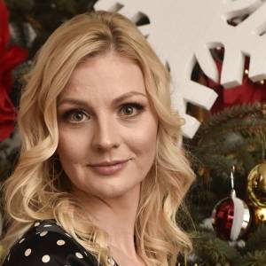 Katarzyna Kołeczek z raną na policzku. Aktorka opublikowała niepokojące zdjęcie z planu