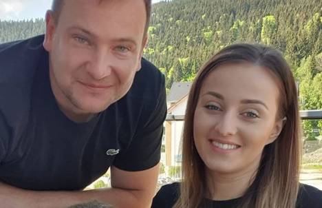 "Rolnik szuka żony". Ania Bardowska na najnowszym zdjęciu "z brzuszkiem". Ciążowe krągłości są już naprawdę spore! 