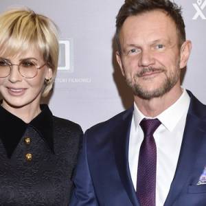Edyta i Cezary Pazurowie świętowali dziesiątą rocznicę ślubu. Romantyczne kadry małżonków podbiły serca internautów                                             