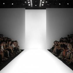 Nikt nie chciał jej przygarnąć. Teraz ma wspaniały dom i została znaną dziecięcą modelką [ZDJĘCIA]