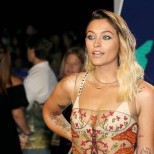 Córka Michaela Jacksona zagrała kontrowersyjną rolę. Oburzeni widzowie chcą zablokować dystrybucję filmu