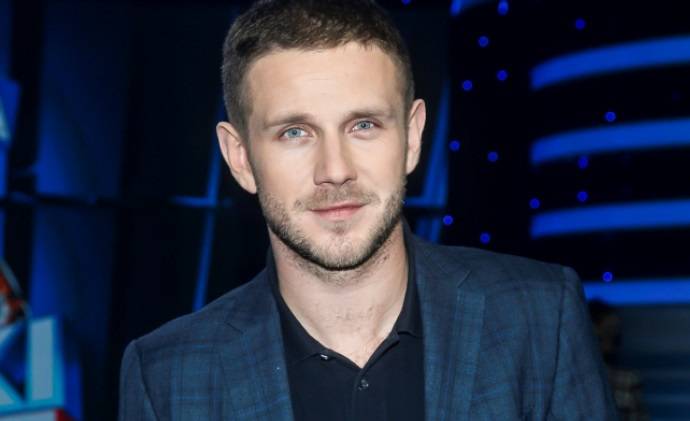 Antek Królikowski opublikował wzruszający kadr z tatą. "Panie Tato, zdrowiej" - komentują fani